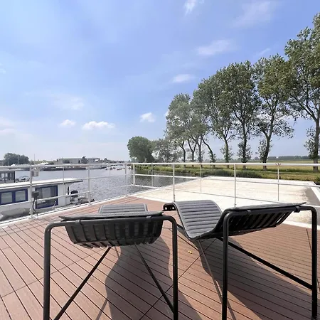 Botel Aldebaran Nieuwpoort