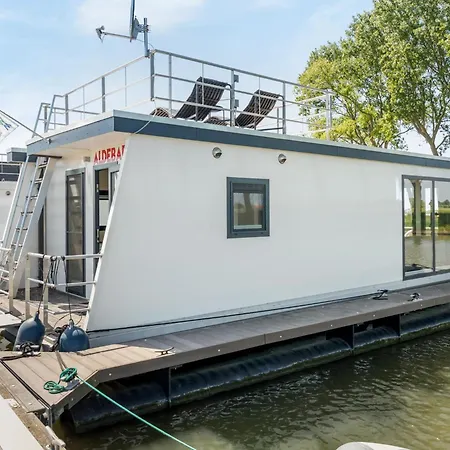 Aldebaran Bateau-hôtel